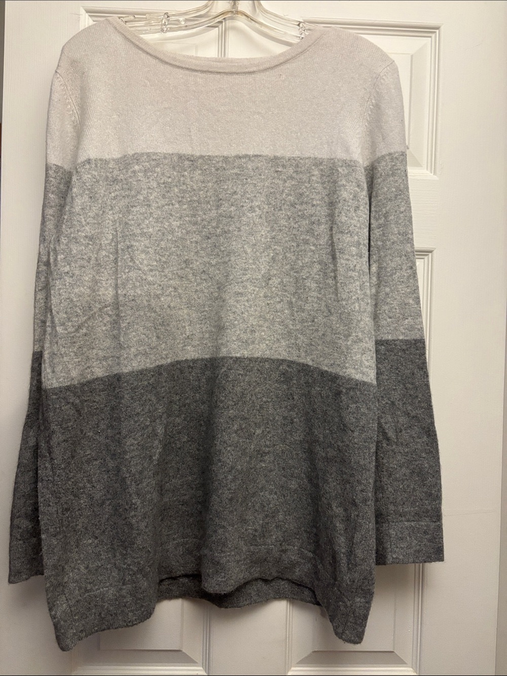 J. McLaughlin Cream V-Neck Cashmere Sweater